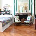 Charming 2 Bedroom Apartment With View Of Paris Gare De Lyon
